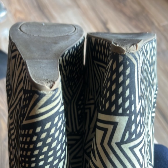 Random - Picture 4 of 4